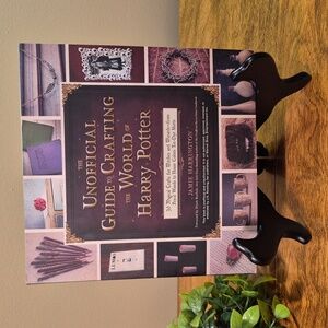 'THE UNOFFICIAL GUIDE TO CRAFTING THE WORLD OF HARRY POTTER' Paperback Book